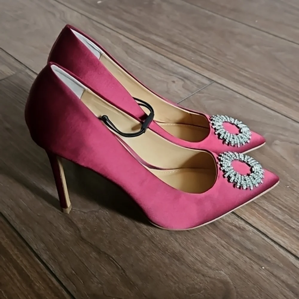 NEW! EXPRESS Deep Burgandy Satin Rhinestone Pointed Toe Heeled Pumps 10.